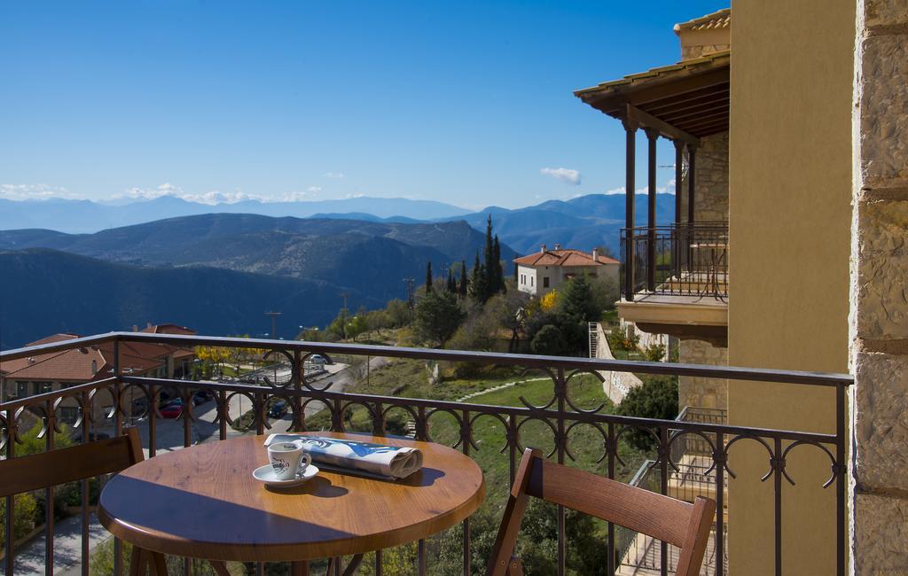 Alpen House Hotel & Suites Arachova Exterior photo
