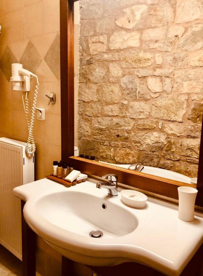Alpen House Hotel & Suites Arachova Exterior photo