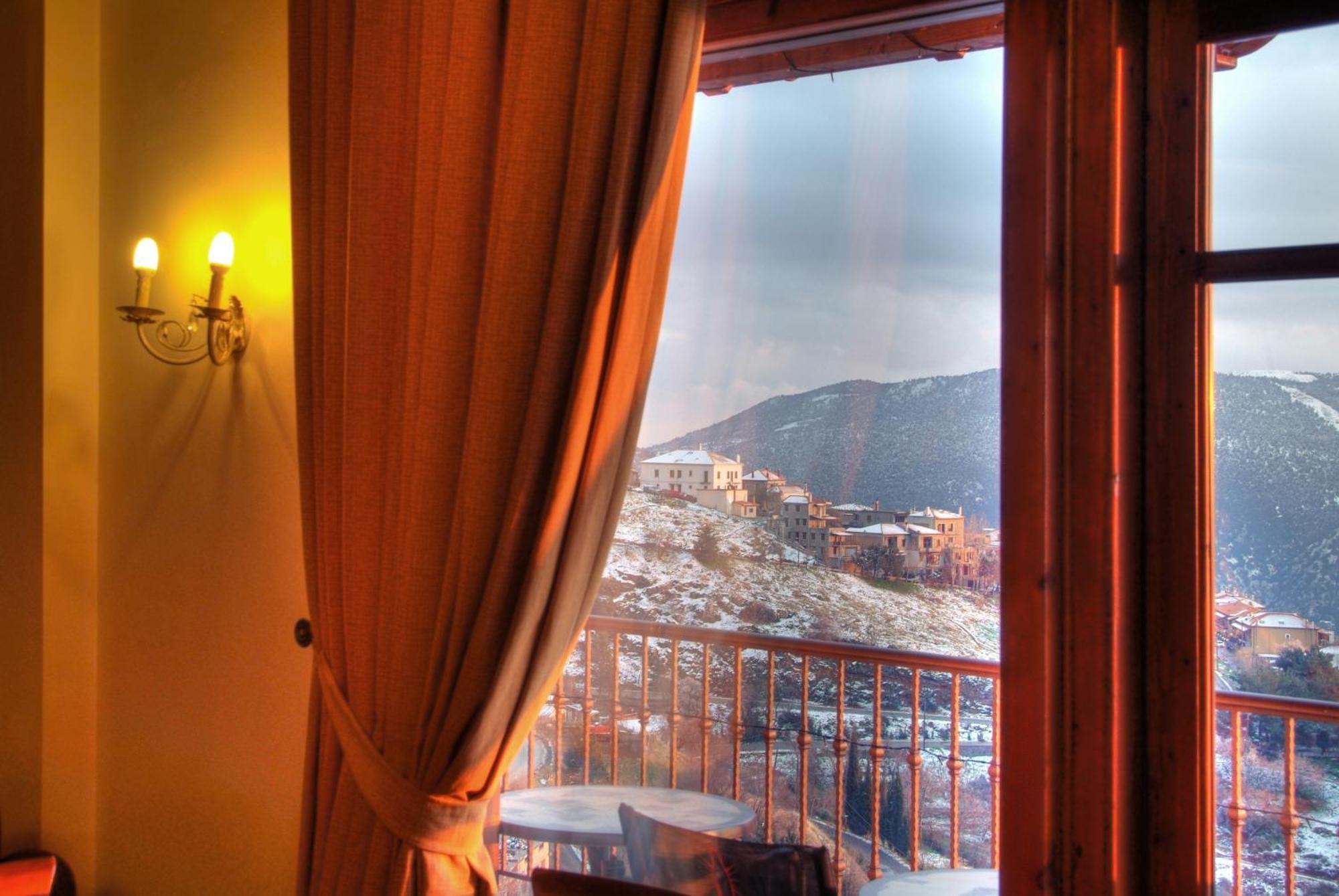Alpen House Hotel & Suites Arachova Exterior photo