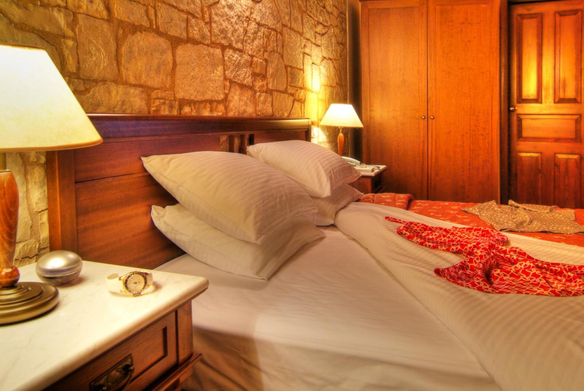 Alpen House Hotel & Suites Arachova Exterior photo