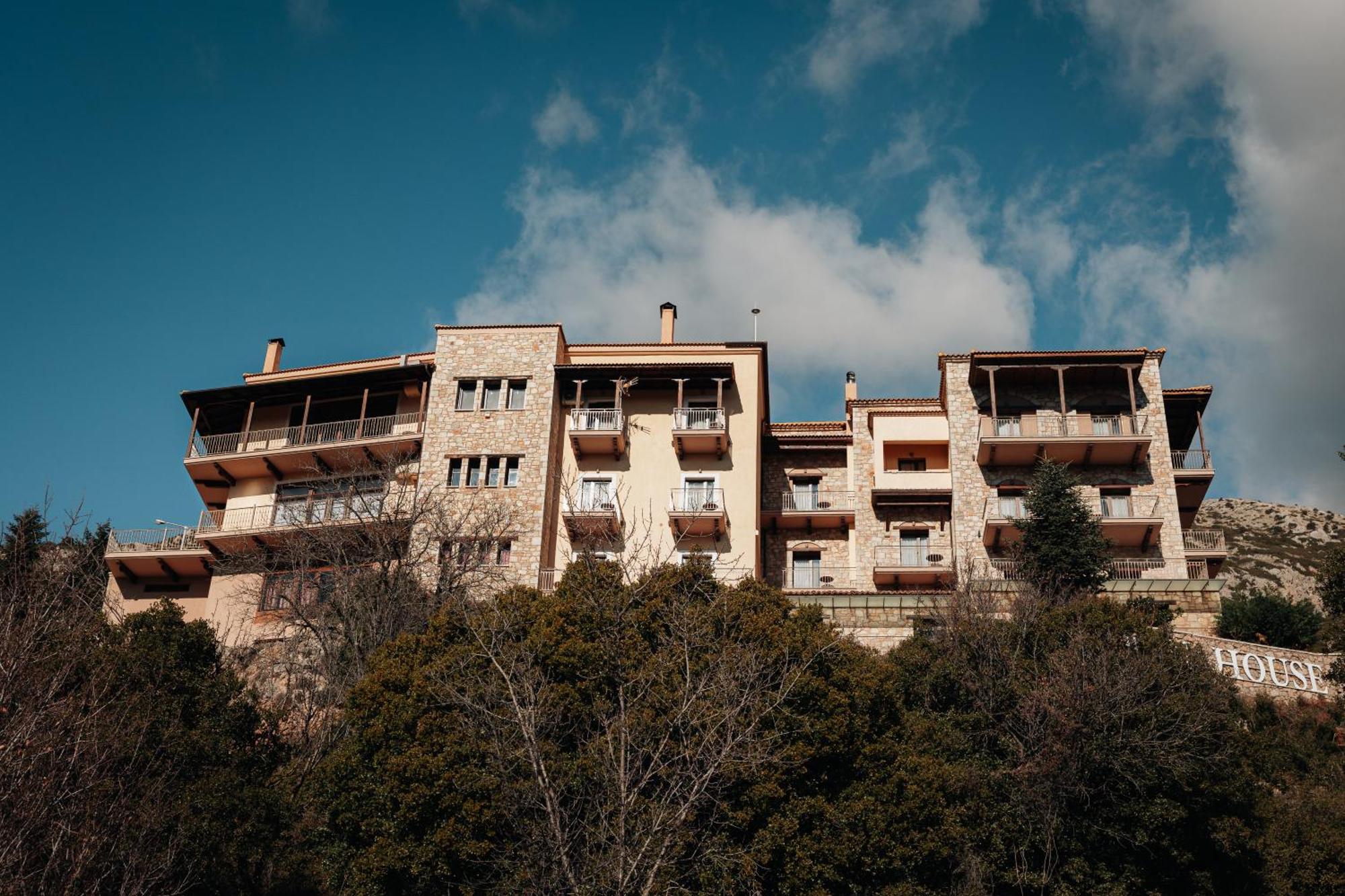 Alpen House Hotel & Suites Arachova Exterior photo